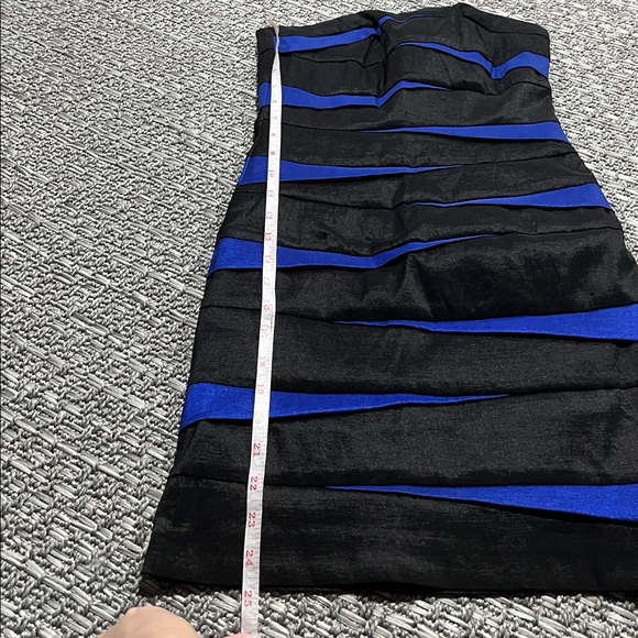 Le Chateau | Strapless Mini Dress - Picture 7 of 8